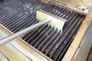 How to Clean your TEC Grill - Clean the Grates with the Grate Rake
