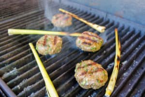 TEC Grills Burgers - Grilling the Pork Burgers with Lemongrass